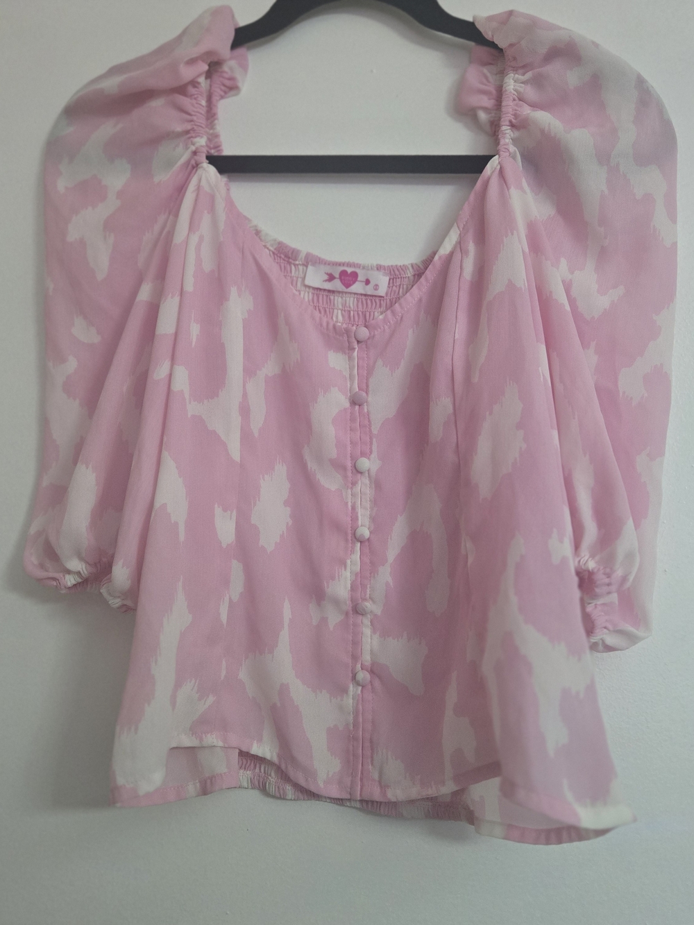 Small BuddyLove Demi Sweetheart  Crop Blouse Pink White Abstract Puff Sleeve